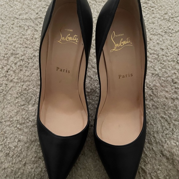 Apostrophe pump Christian Louboutin size 38-Fits 7 1/2 to 8. With bag, box &tips - Picture 10 of 11